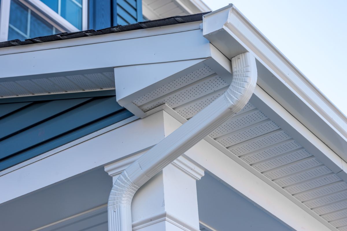 K-style gutters fitted to residential roof in Katy, Texas